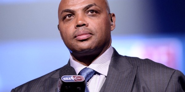 赛车竞猜-马刺尼克斯谁能夺得NBA总冠军？巴克利、苏群、杨毅给出了预测