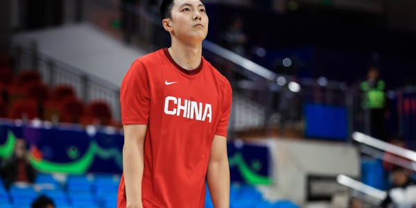 杜指导爱徒赵睿&amp;amp;amp;胡明轩合砍13分，中国男篮首节28-19领先新西兰