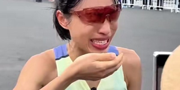 Formula 1-“最快女护士”哭诉调休难，跑友发声！主办方称未给其发奖金